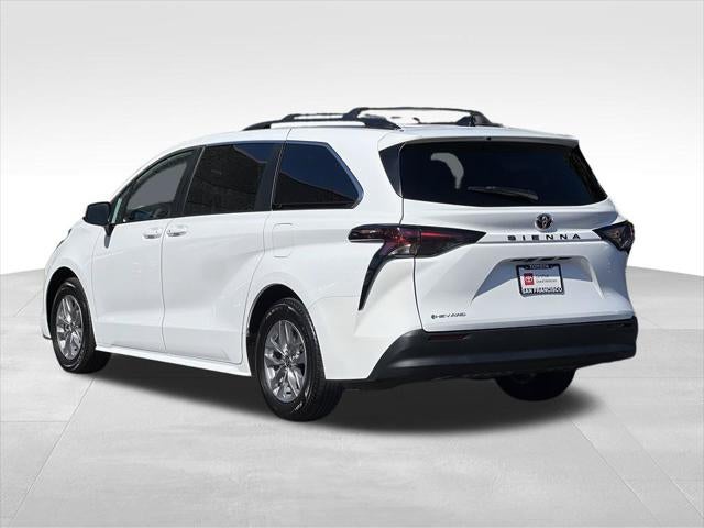 2026 Toyota Sienna LE 7 PASSENGERS