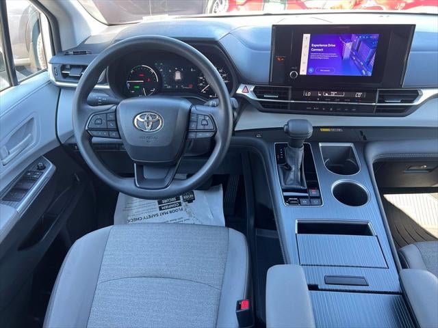 2026 Toyota Sienna LE 7 PASSENGERS