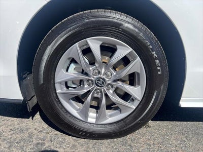 2026 Toyota Sienna LE 7 PASSENGERS
