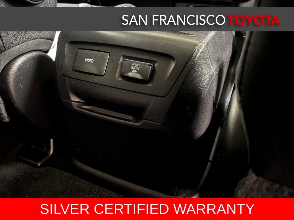 2016 Toyota Sienna SE Premium 8 Passenger