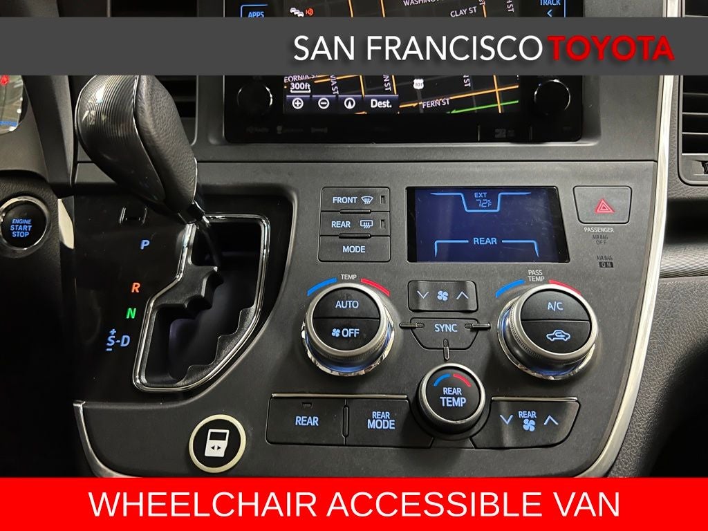 2017 Toyota Sienna SE 8 Passenger