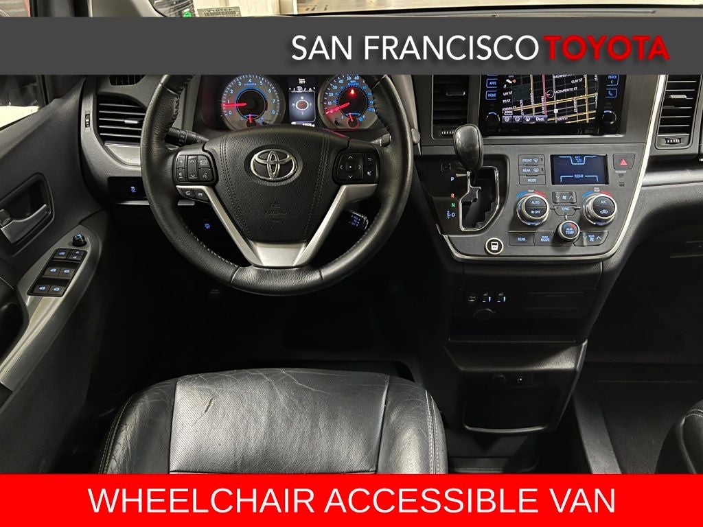2017 Toyota Sienna SE 8 Passenger