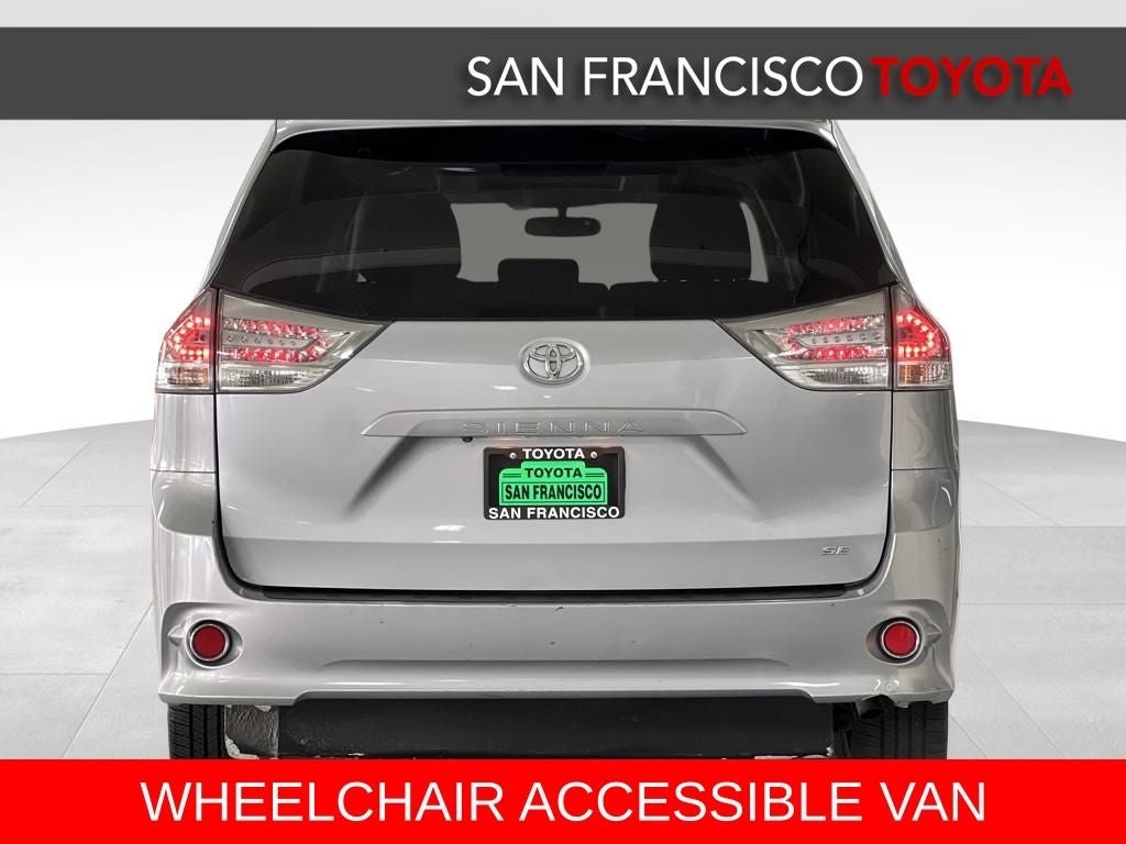 2017 Toyota Sienna SE 8 Passenger
