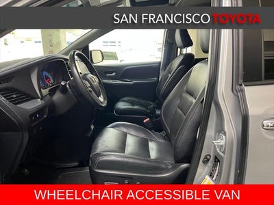 2017 Toyota Sienna SE 8 Passenger
