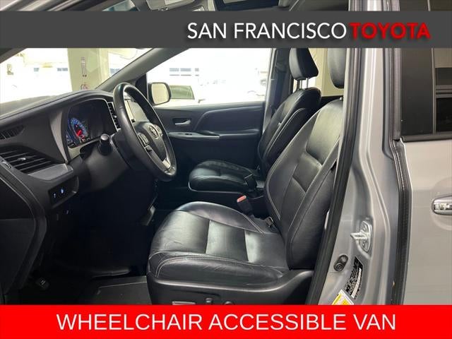 2017 Toyota Sienna SE 8 Passenger