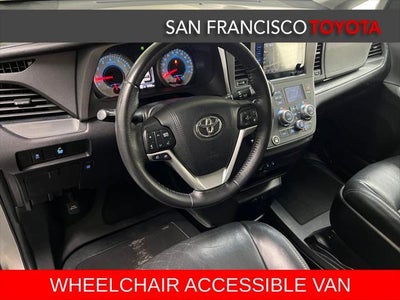 2017 Toyota Sienna SE 8 Passenger