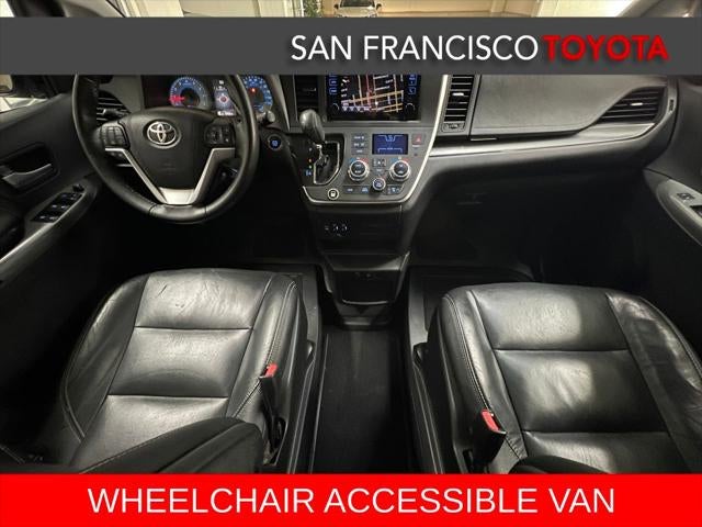 2017 Toyota Sienna SE 8 Passenger