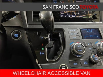 2017 Toyota Sienna SE 8 Passenger