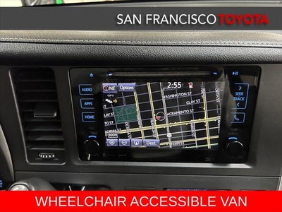 2017 Toyota Sienna SE 8 Passenger