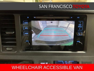 2017 Toyota Sienna SE 8 Passenger