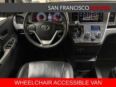 2017 Toyota Sienna SE 8 Passenger