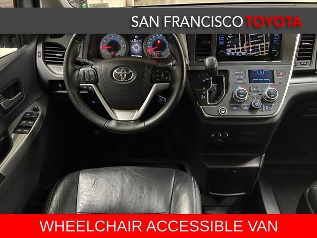 2017 Toyota Sienna SE 8 Passenger