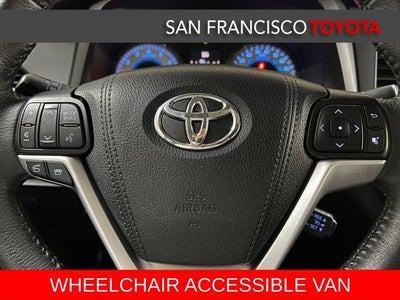 2017 Toyota Sienna SE 8 Passenger