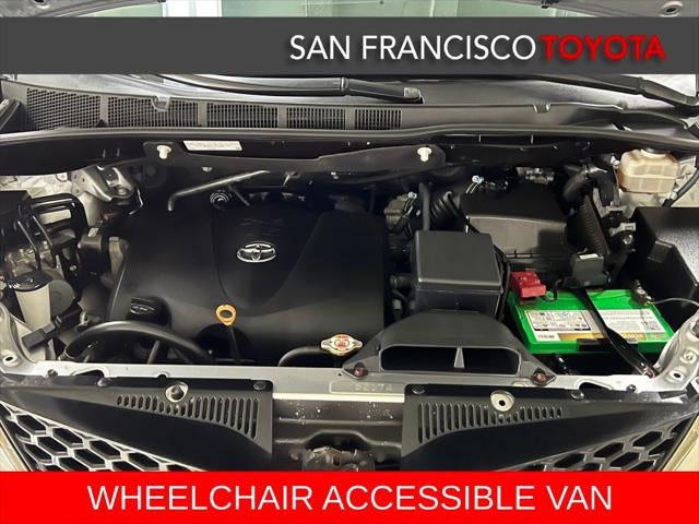 2017 Toyota Sienna SE 8 Passenger