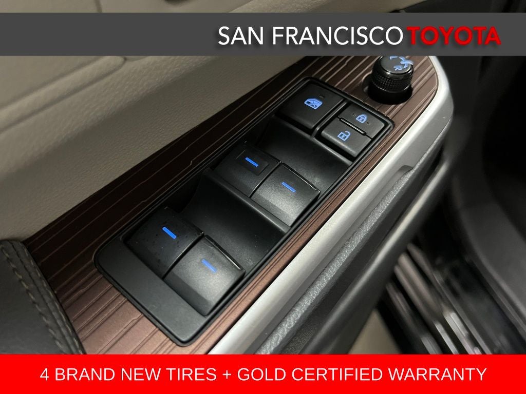 2024 Toyota Sienna XLE 8 Passenger