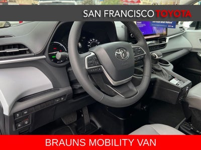 2025 Toyota Sienna XLE 8 Passenger