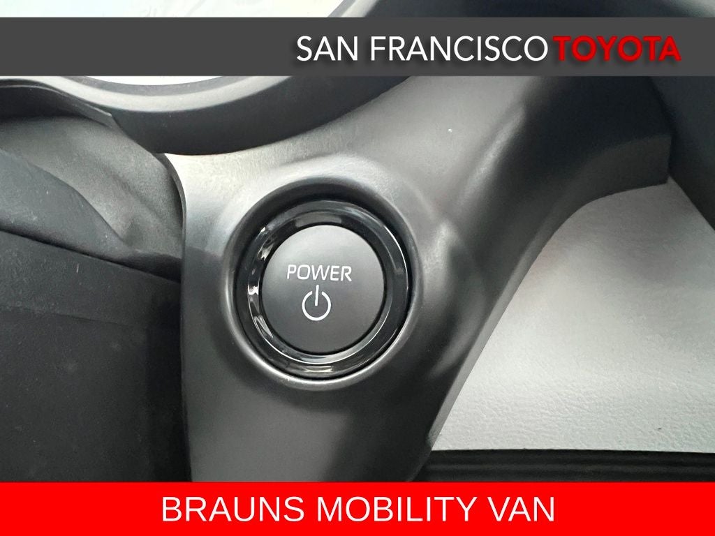 2025 Toyota Sienna XLE 8 Passenger