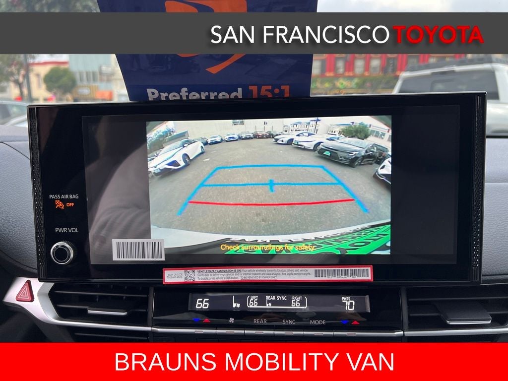 2025 Toyota Sienna XLE 8 Passenger