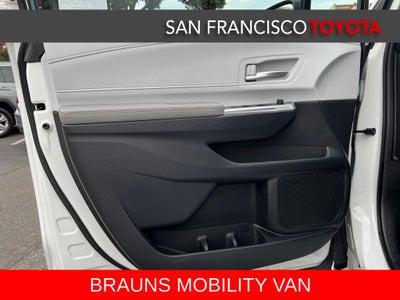 2025 Toyota Sienna XLE 8 Passenger