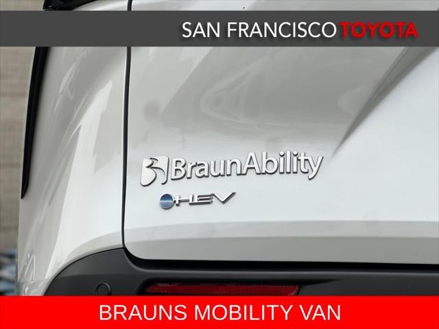 2025 Toyota Sienna XLE 8 Passenger