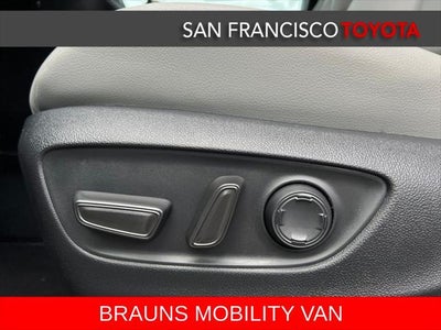 2025 Toyota Sienna XLE 8 Passenger