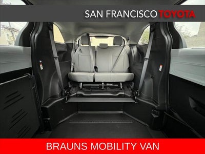 2025 Toyota Sienna XLE 8 Passenger