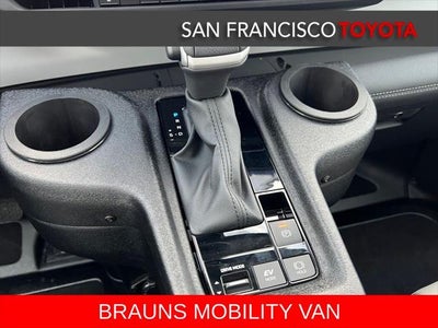 2025 Toyota Sienna XLE 8 Passenger