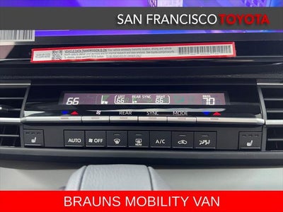 2025 Toyota Sienna XLE 8 Passenger