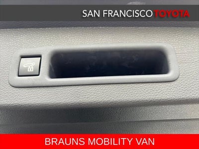 2025 Toyota Sienna XLE 8 Passenger