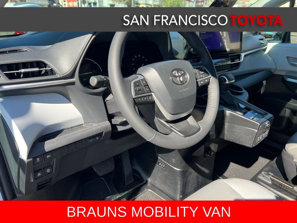 2026 Toyota Sienna XLE 8 Passenger