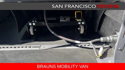 2026 Toyota Sienna XLE 8 Passenger