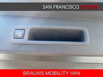 2026 Toyota Sienna XLE 8 Passenger