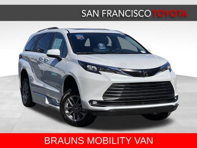 2026 Toyota Sienna XLE 8 Passenger