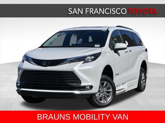 2026 Toyota Sienna XLE 8 Passenger