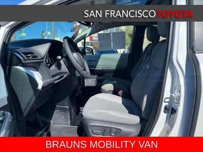 2026 Toyota Sienna XLE 8 Passenger