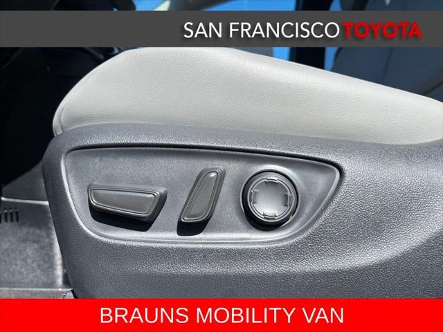 2026 Toyota Sienna XLE 8 Passenger