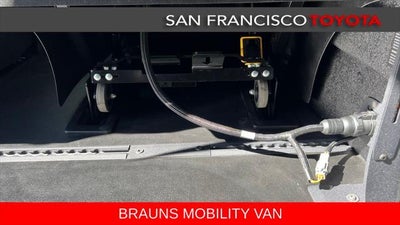 2026 Toyota Sienna XLE 8 Passenger