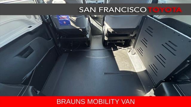 2026 Toyota Sienna XLE 8 Passenger