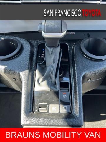 2026 Toyota Sienna XLE 8 Passenger