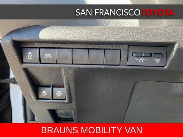 2026 Toyota Sienna XLE 8 Passenger