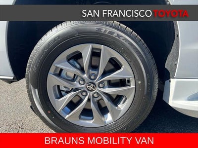 2026 Toyota Sienna XLE 8 Passenger