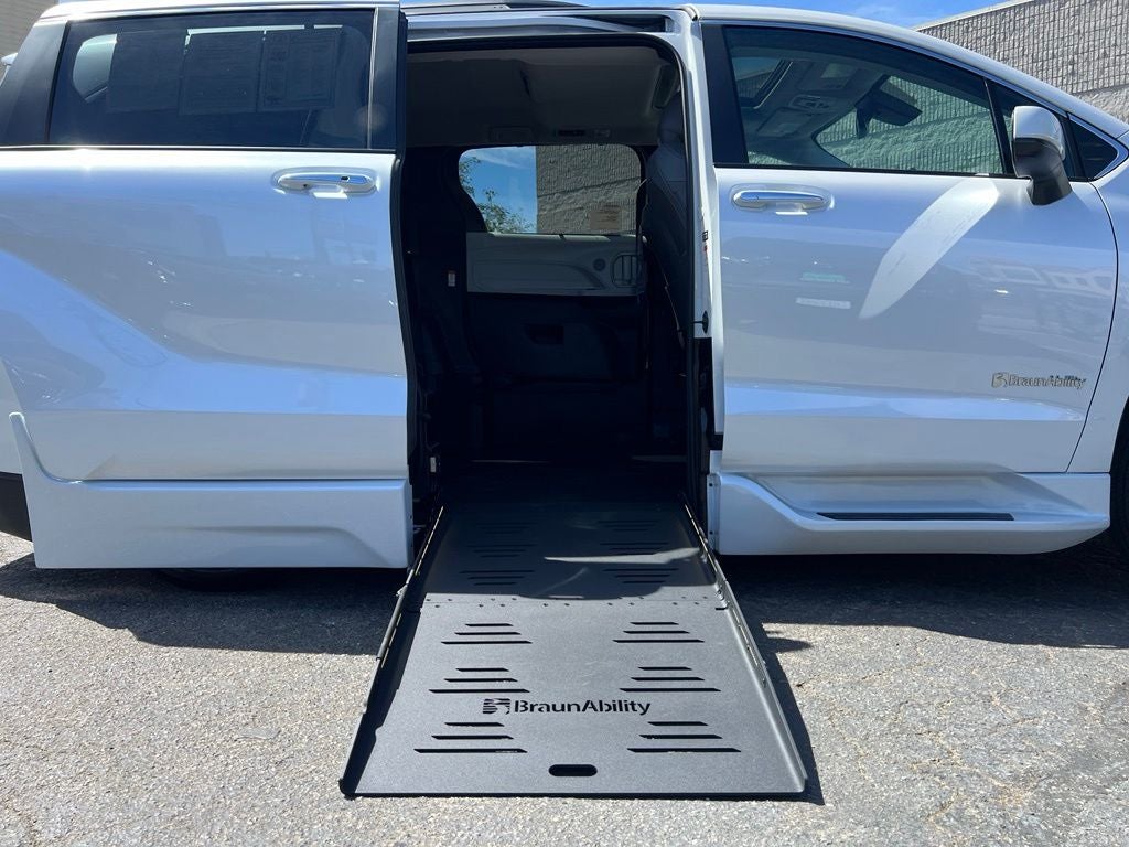 2026 Toyota Sienna XLE BRAUN MOBILITY