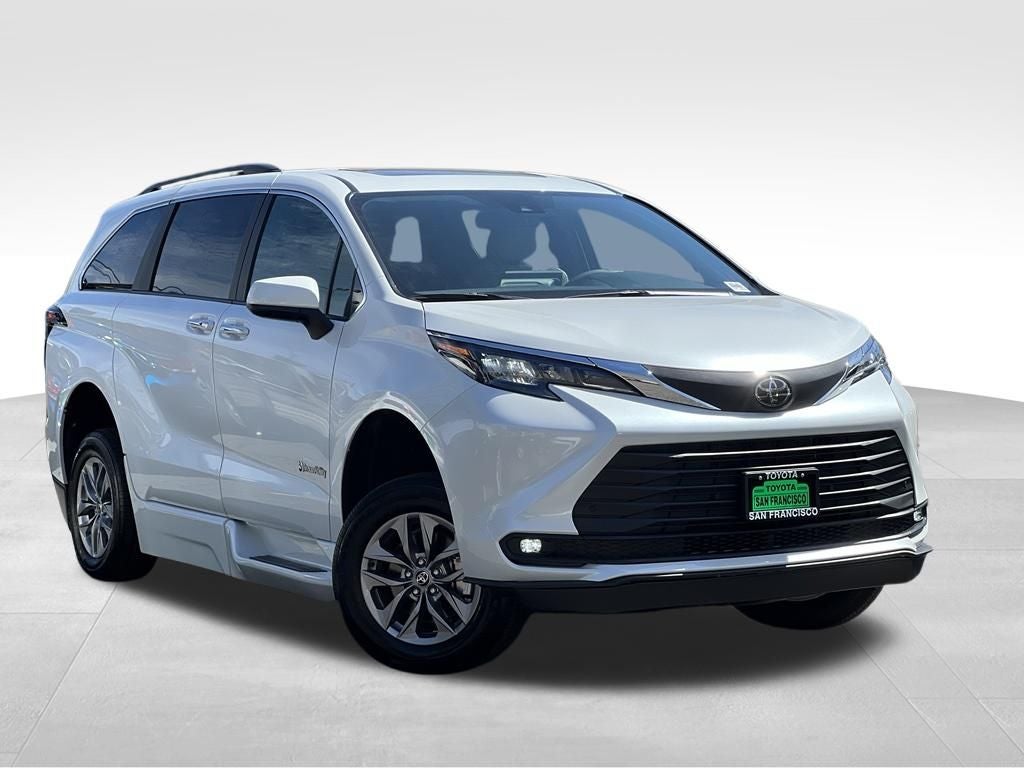 2026 Toyota Sienna XLE BRAUN MOBILITY