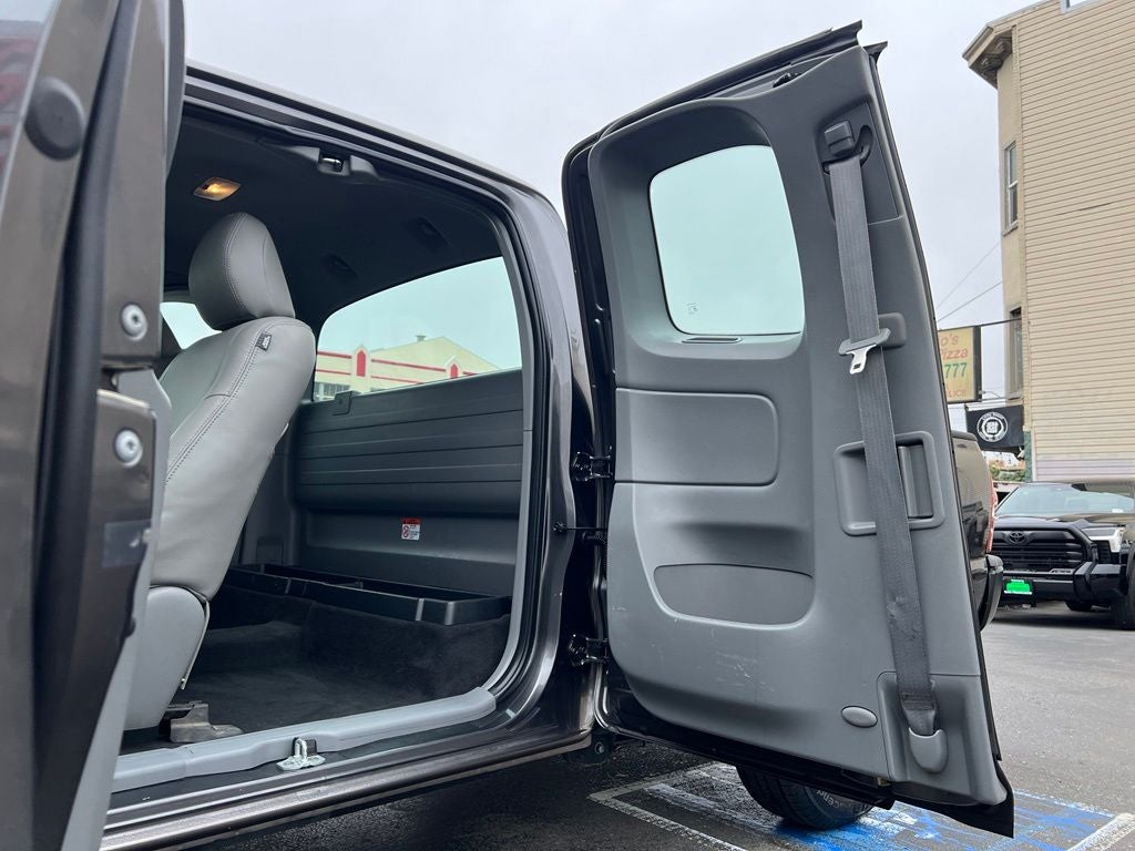 2015 Toyota Tacoma 2WD Access Cab I4 AT (Natl)