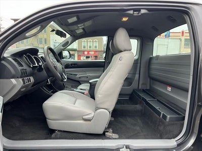 2015 Toyota Tacoma 2WD Access Cab I4 AT (Natl)