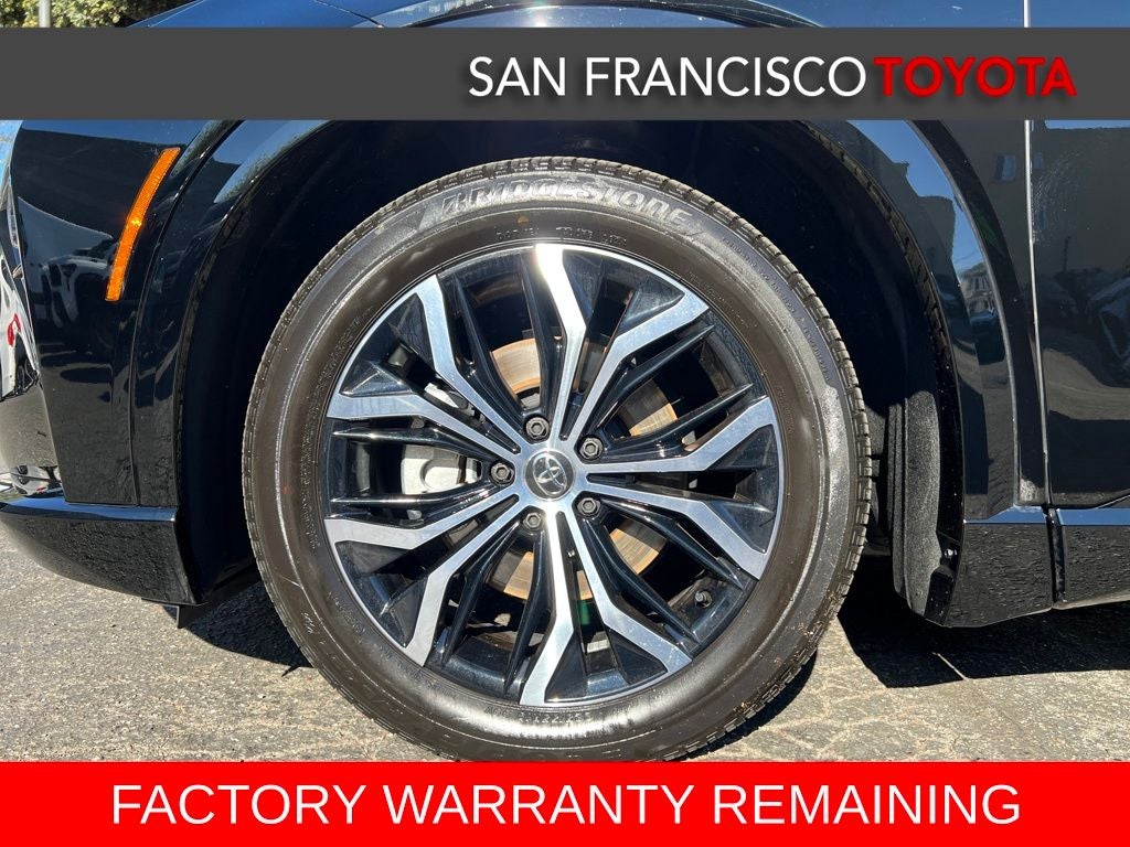 2025 Toyota Crown Signia XLE