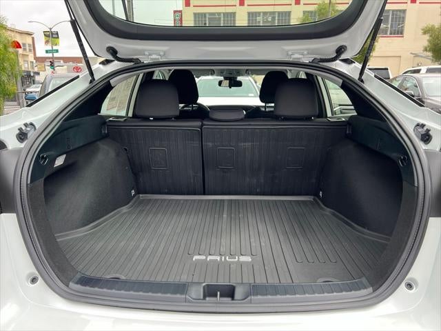 2022 Toyota Prius LE