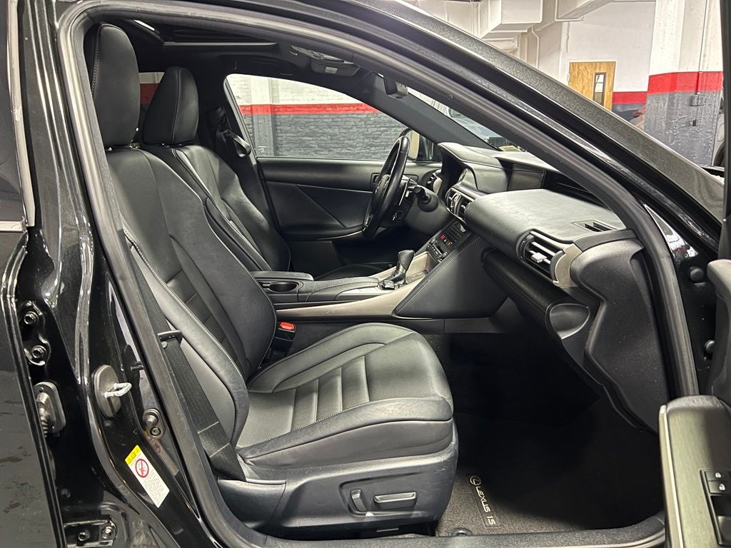 2019 Lexus IS 350