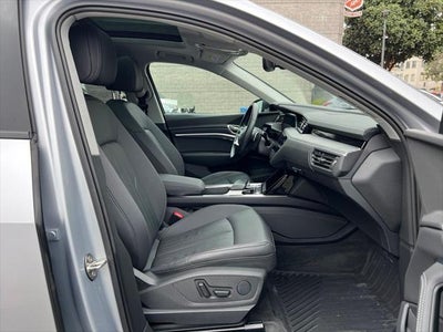 2022 Audi e-tron Premium quattro