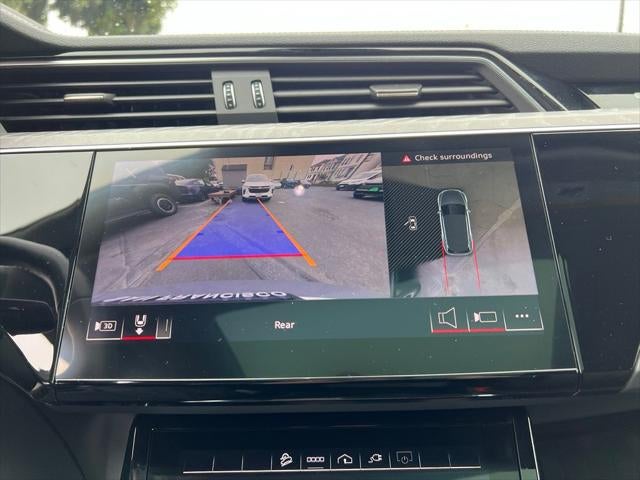 2022 Audi e-tron Premium quattro